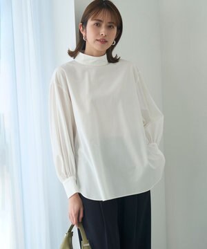 ハイネックブラウス