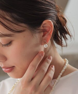  リボングリッターパールライク イヤリング