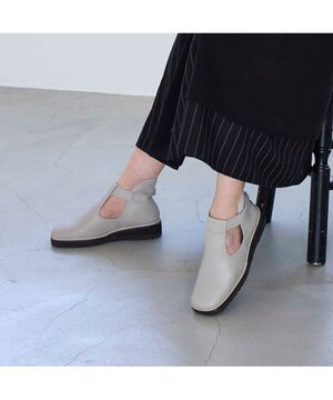  <D'ICI>ベルト付きサイドオープンブーツ