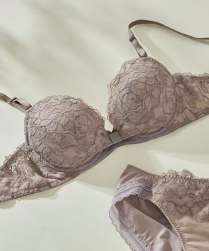  リボンブラレース　胸もとフィットながもち～動いてもキレイはつづく～