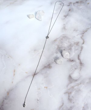 涙型ラリエットネックレス