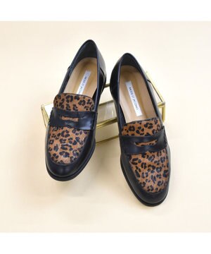  <MODE ET JACOMO>デザインコインローファー