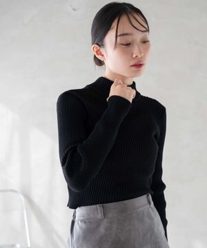  リブハイネックショートニット