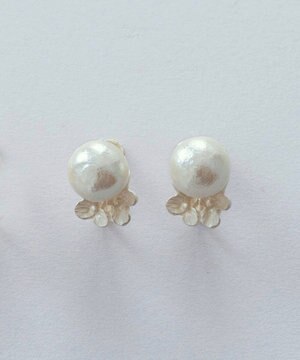  フローラル&コットンパールイヤリング