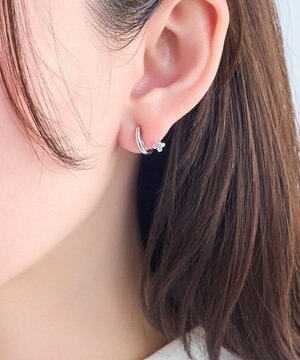  【痛くないシリーズ】フラワービジューフロートライトフィットイヤリング　シルバー