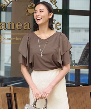  【洗える】ドレーピーポンチラッフルスリーブ カットソー