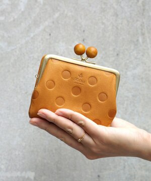  ドット型押し ウッドボールがま口財布