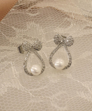 【金属アレルギー対応/選べる2タイプ】リボン+パールピアス