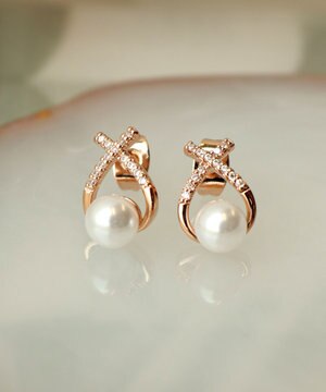  【選べる2TYPEデザイン】【金属アレルギー対応】クロスドロップピアス＆イヤリング