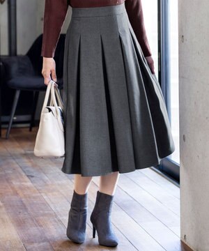  【洗える】大人上品なウール調タックフレアスカート