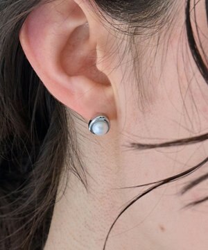  〈金属アレルギー対応〉ニュアンスメタルドロップパールピアス/シルバー　淡水パール/天然パール