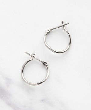  【WEB限定】PETAL HOOP PIERCED EARRINGS プラチナ ピアス