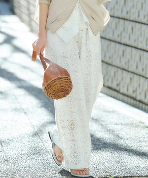  【見上愛さん着用】ラッセルオーナメントレース ワイド パンツ