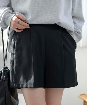  タックショートパンツ