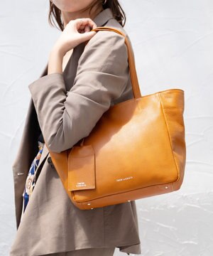  【日本製 / A4サイズ対応/セレモニーにも】シュリンクレザー トートバッグ