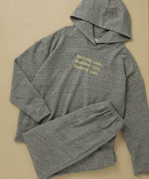  【綿混】あくびのお嬢さんの裏毛フーディーパジャマ