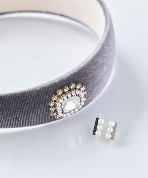  <オンワード限定セット>パール&バーライトフィットイヤリング×クラッシービジューカチューシャ シルバー