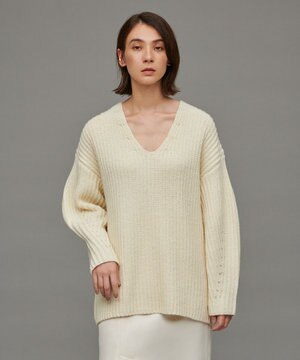 ローゲージ Vネックニット