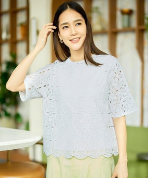 エンブロイダリー ニット