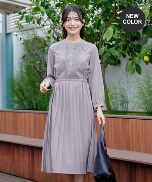 【新色追加・洗える】パールボタンプリーツワンピース