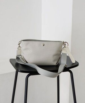  【Breath TOPKAPI】Aerial エアリアル ナイロン カラーストラップ付き ショルダーバッグ /軽量