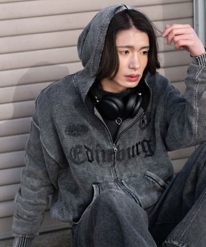  【ユニセックス着用ITEM】ブリーチニットグラフィックZIPパーカー