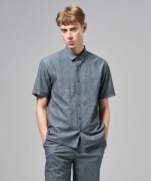  【新型】トリコサッカーストレッチ　 レギュラーカラー半袖シャツ