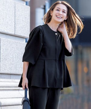  【VERY×UNFILOコラボ】BEAUTY MOVE ペプラムブラウス