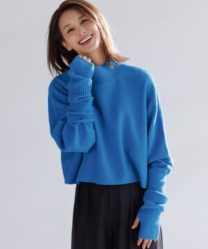  ふわふわニット クロップドハイネック