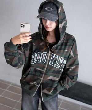  グラフィックBIGZIPパーカー