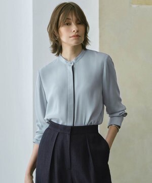 【新色追加・WEB限定カラーあり】BackSatinAmunzen バンドカラーブラウス