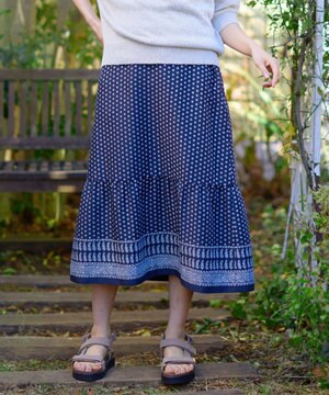  【洗える】P/スパンローンパネルフラワープリント スカート