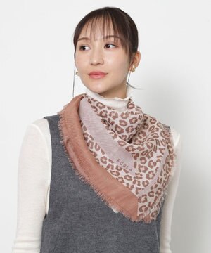  FURLA(フルラ）レオパードウールスカーフ 80×80㎝