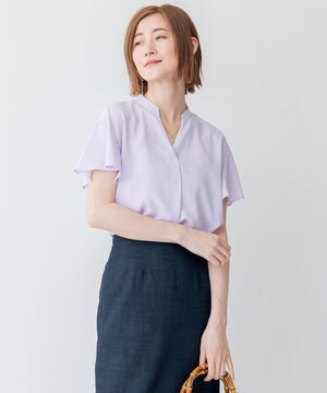  【洗える】バックサテンアムンゼン 袖フリル キーネック ブラウス