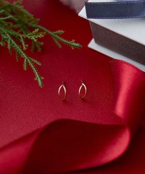  【K10】ダブルハーフフープピアス　ゴールド