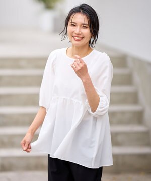  【WEB限定】サッカーギャザーペプラムブラウス