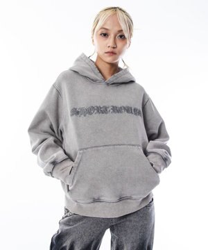  【ユニセックス着用ITEM】コンパクトフィットロゴプルパーカー