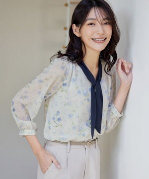  【洗える】花柄配色ボウタイブラウス