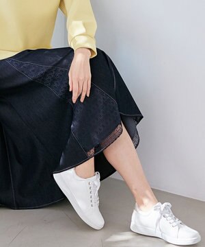  【美人百花7月号掲載】ノーブルメタル スニーカー