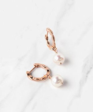  【WEB限定】DAISY PETAL HOOP PIERCED EARRINGS K10ゴールド 淡水パール 2WAYピアス