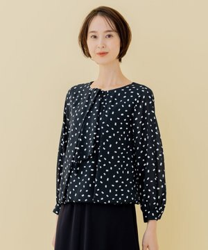  【洗える】ロイヤルシフォン スクエア柄 デザインブラウス