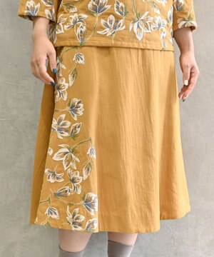  〈遠州織物の工場で織られた上質なコットン生地〉モクレン刺繍 後ろゴムあり フレアースカート（セットアップ可能）