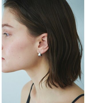  【AFFECT】トライアングルイヤリング