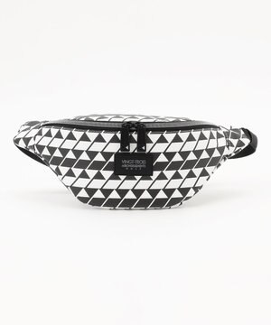  【UNISEX】フラッグ総柄ボディバッグ　ラウンドにもタウンユースにも使える！