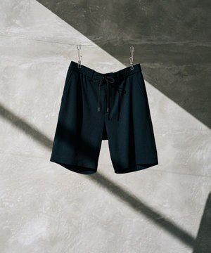  【WEB限定】【新素材】エアータックジャージー ドロスト付ショートパンツ / BERMUDA