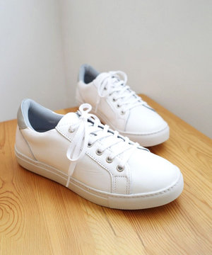 本革大人スニーカー