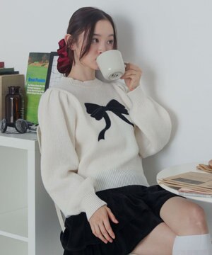  ベロアリボンアップリケタックスリーブニット