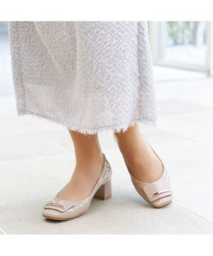  <MODE ET JACOMO>【レイン対応】バックルモチーフスクエアトゥパンプス