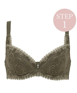  【BRADELIS New York】ジャスミンステップ1ブラ23A2 幅広ワイヤーでしっかりお肉を集めて谷間を作る補整ブラ