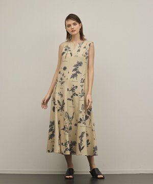  ボタニカルプリントフレアワンピース